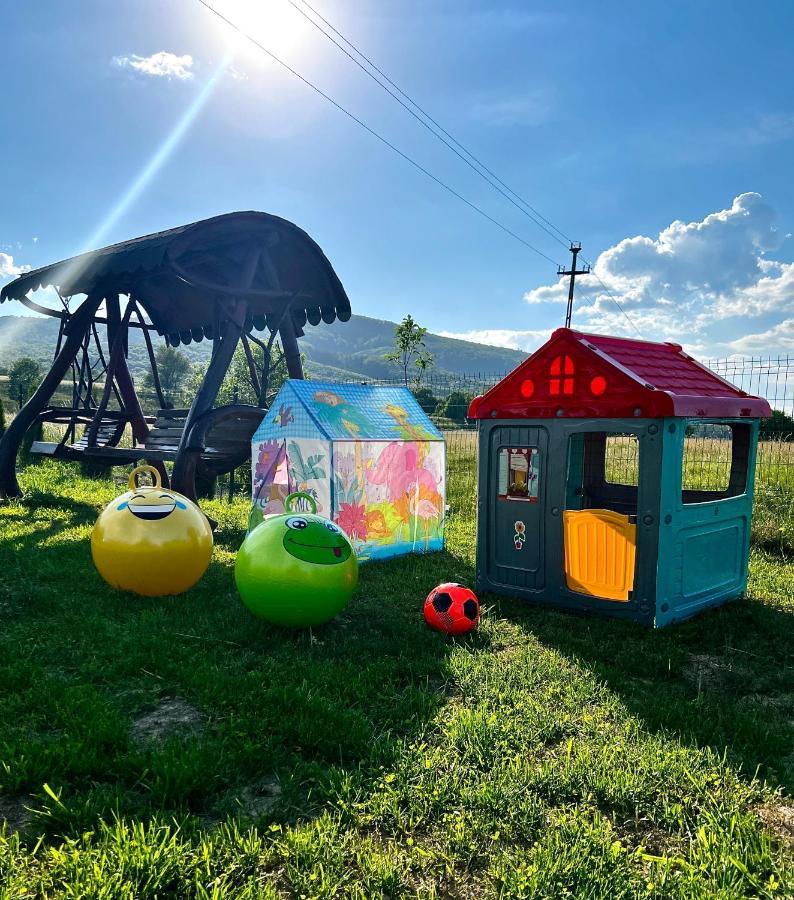 Capu Cîmpului A-Frame Bucovina- Paradis Bucovinean المظهر الخارجي الصورة