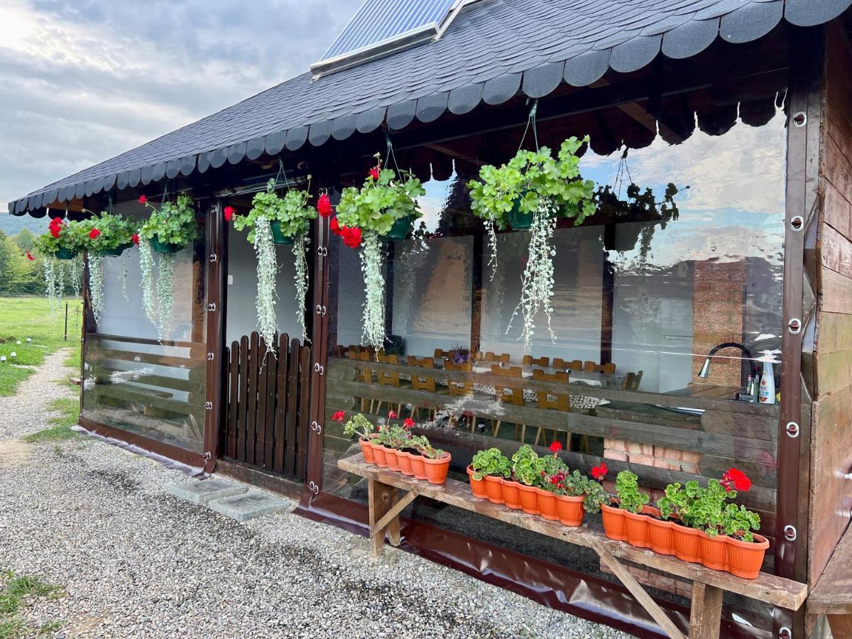 Capu Cîmpului A-Frame Bucovina- Paradis Bucovinean المظهر الخارجي الصورة