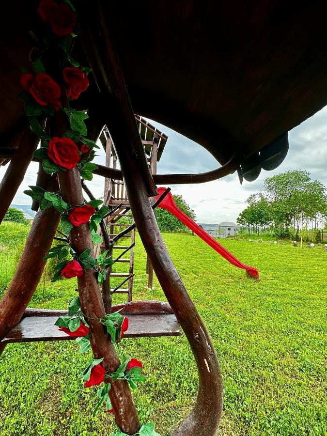Capu Cîmpului A-Frame Bucovina- Paradis Bucovinean المظهر الخارجي الصورة